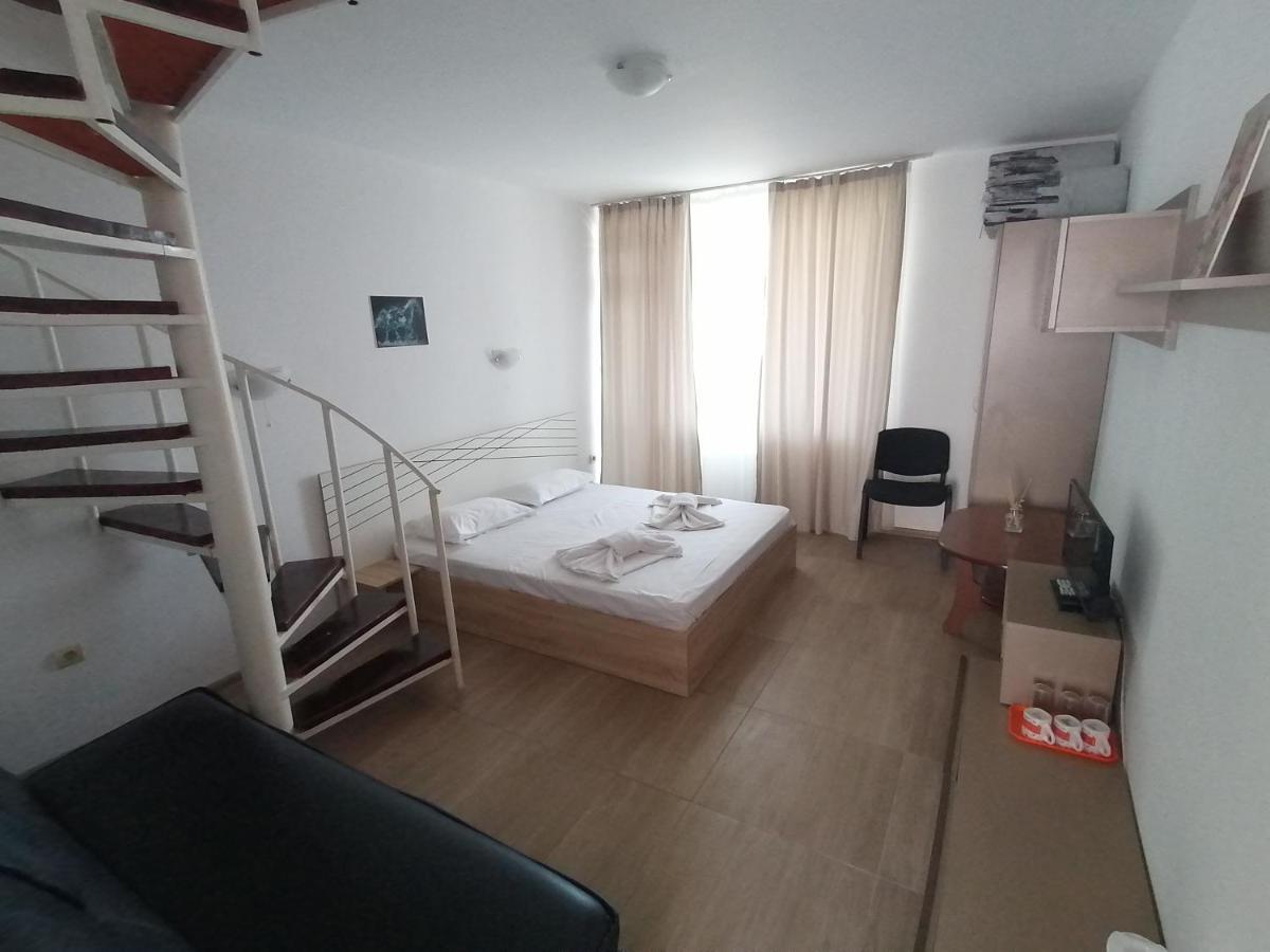 Siana House Hotell Ravda Exteriör bild