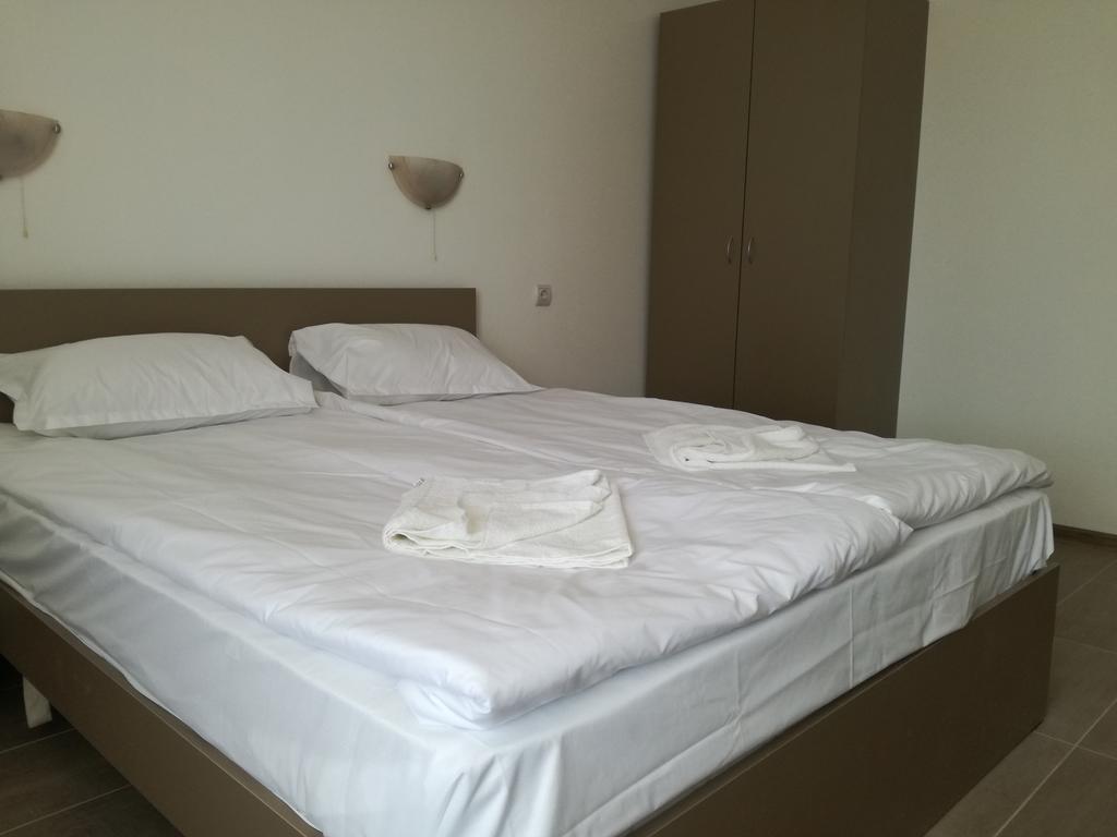 Siana House Hotell Ravda Exteriör bild