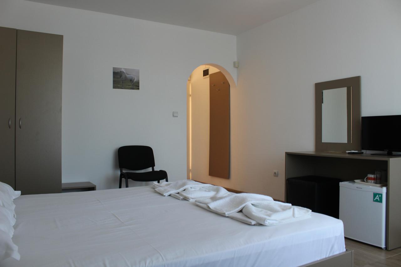 Siana House Hotell Ravda Exteriör bild